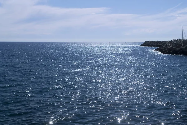 Água Azul Ondulada Mar Brilhando Luz Sol — Fotografia de Stock