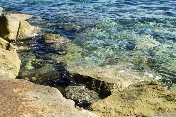 Żółte Skały Krystalicznie Czyste Turkusowe Morze — Zdjęcie stockowe