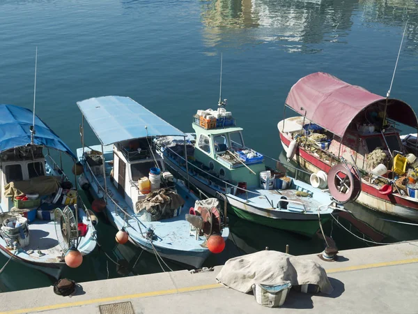 Four Moored Colorful Fishing Boats Packed Fishing Accessories — Stock Photo, Image