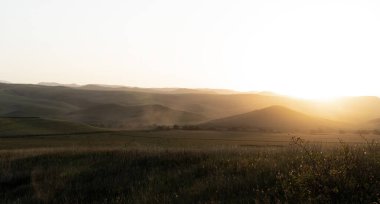 Dağ eteklerindeki güzel manzara