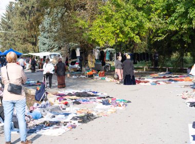 Fuarda satılık çeşitli eşyalar