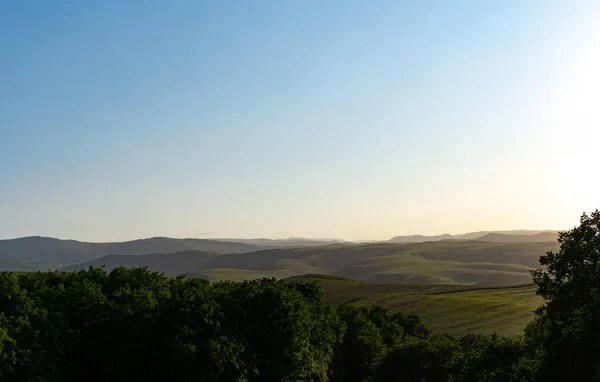 Montanhas paisagem com árvores — Fotografia de Stock