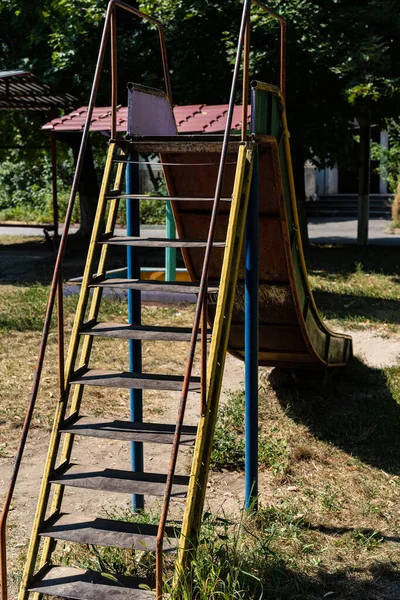 Детская горка на детской площадке — стоковое фото