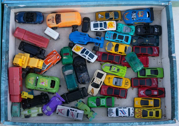 Diverses voitures jouets sur le dessus — Photo