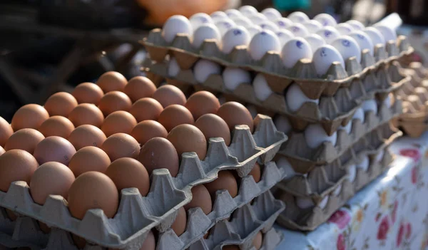 Satılık pakette yumurtalar — Stok fotoğraf
