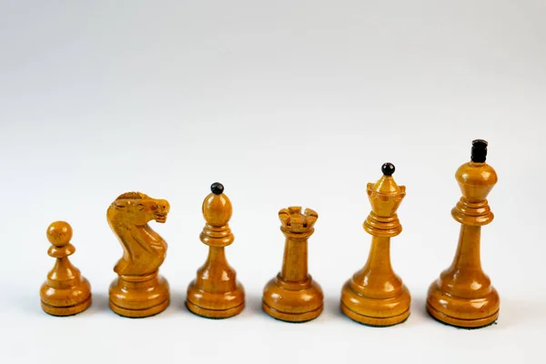 Figury szachowe na białym tle — Zdjęcie stockowe