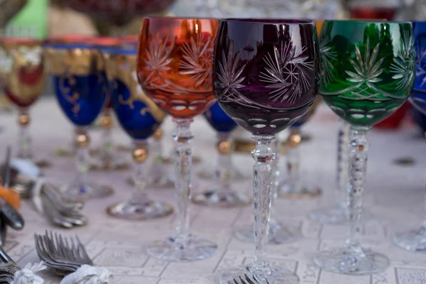 Desenli kristal renkli bardaklar