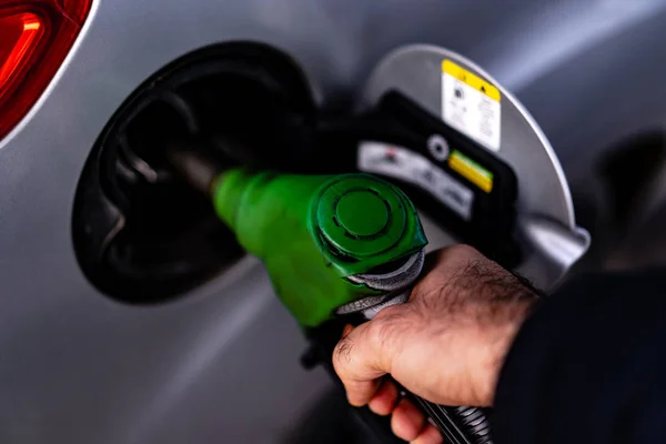 Combustibles en una gasolinera — Foto de Stock
