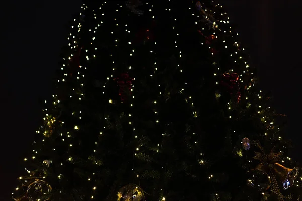 Árvore de Natal luzes no escuro — Fotografia de Stock