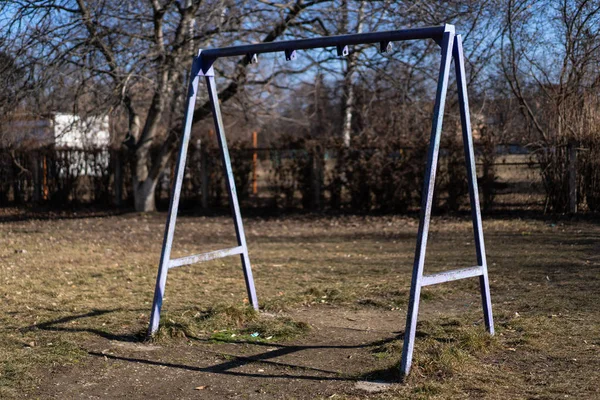 Cadre métallique pour une balançoire sans balançoire — Photo