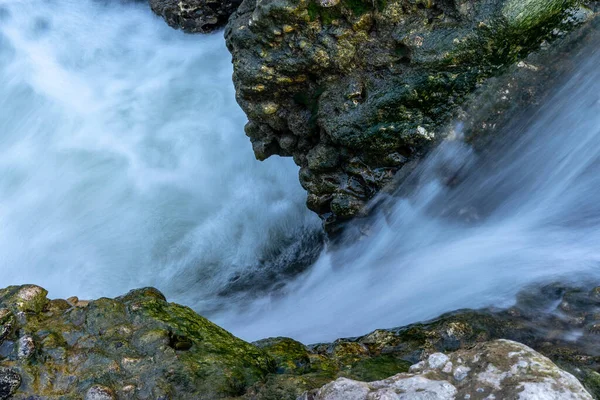 Смертельний Річковий Водоспад Зверху — стокове фото