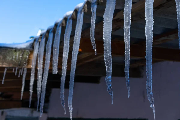 Large Icicles Hanging Roof — Stock Photo, Image