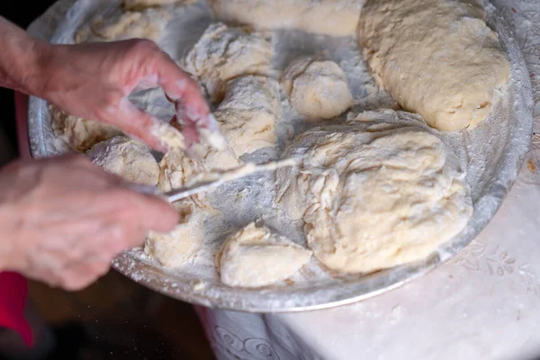 Ciasto Mąki Posypane Tacą — Zdjęcie stockowe