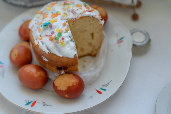 Пасхальный Торт Яйца Столе — стоковое фото