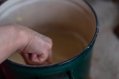 Bir çırpma ile metin çırpma