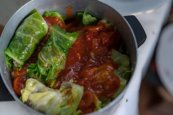 Cucinare Cavolo Ripieno Preparazione Carne Macinata Foglie Cavolo — Foto Stock