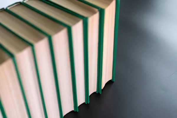 Bücher Stehen Hintereinander — Stockfoto