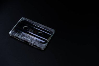 Siyah arkaplanda bant kaseti