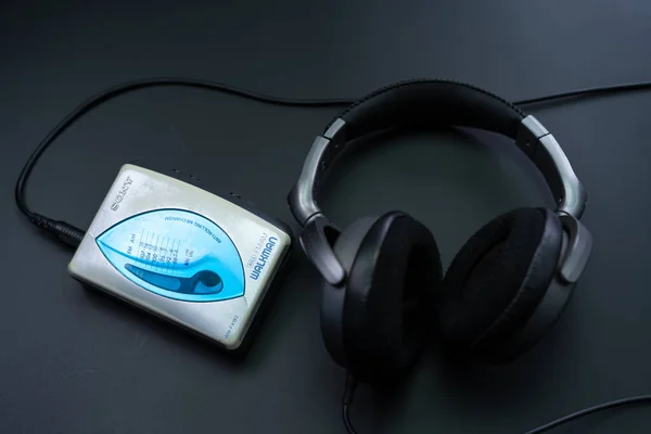 Reproductor Cassette Con Auriculares Conectados — Foto de Stock