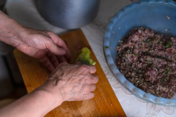 Matlagning Fylld Kål Framställning Malet Kött Kålblad — Stockfoto