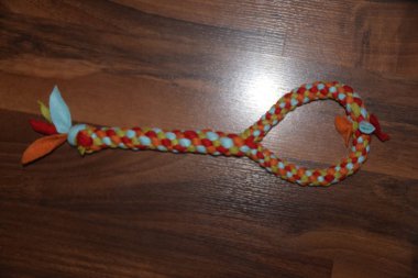 Köpek için kement oyuncağı. Yumuşak, hoş bir esinti her kediye ve köpeğe uygun.