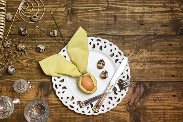 Festive Easter Table Setting Egg Napkin Easter Bunny Quail Eggs — Stock Photo, Image