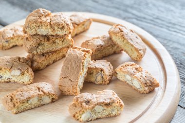 Cantuccini badem ile