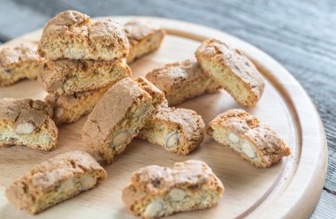 Cantuccini badem ile