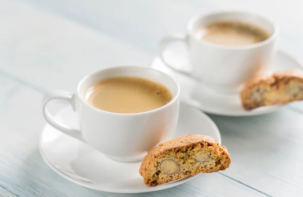 Two cups of coffee with cantuccini — Stock Photo, Image