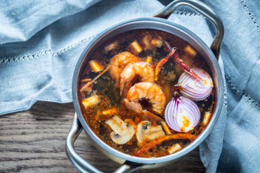 Tay tom yum çorbası