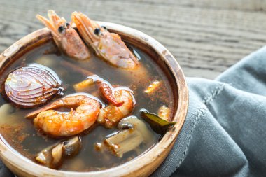Tay tom yum çorba ahşap tablo