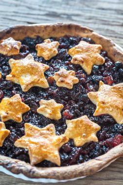 Börek ahşap arka plan üzerinde