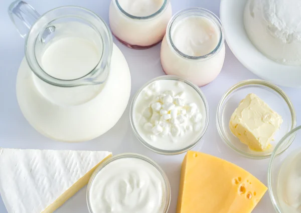 Ассортимент молочных продуктов — стоковое фото