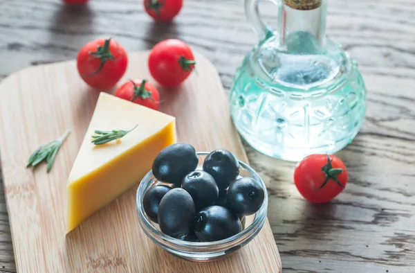 Italian products on the wooden background — Stock Photo, Image