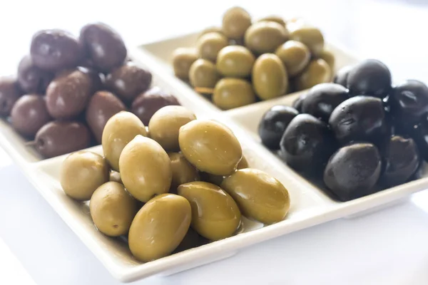 Assortimento di olive da vicino — Foto Stock