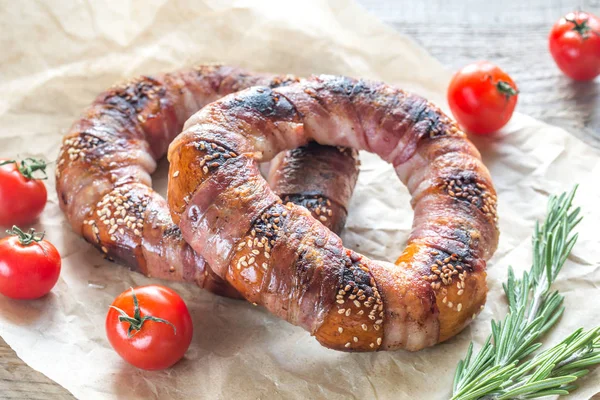 Simit susam ile pastırma rashers sarılmış