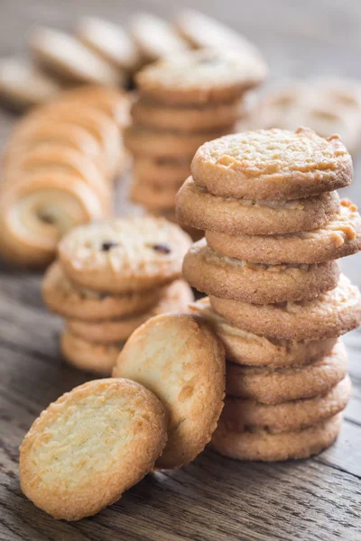 Boter cookies op de houten tafel — Stockfoto
