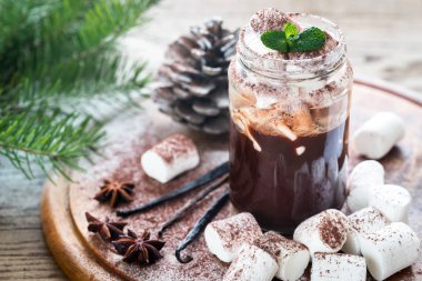 Sıcak çikolata marshmallow ile Cam Kavanoz