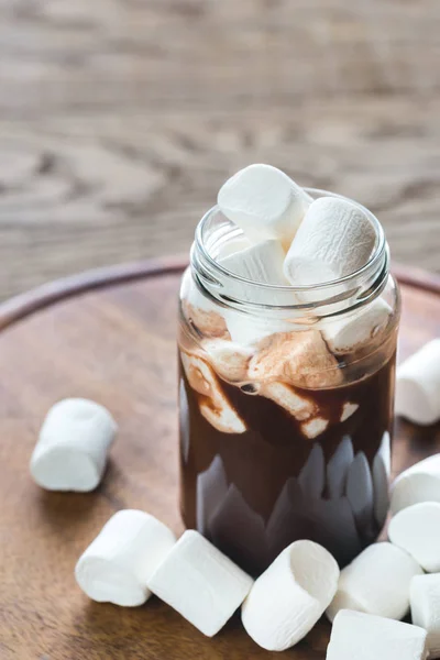 A forró csoki, marshmallows üvegedénybe — Stock Fotó