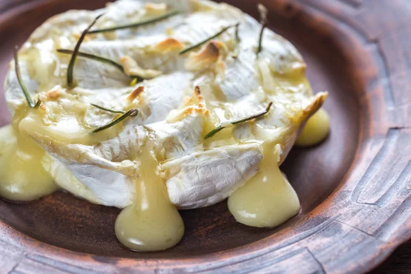 pişmiş camembert peyniri