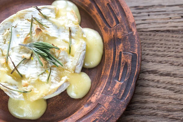 pişmiş camembert peyniri