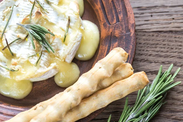 pişmiş camembert peyniri
