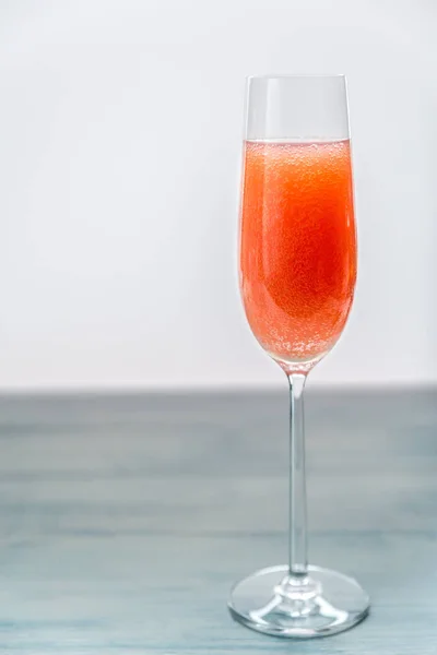 Glass av belliniscocktail – stockfoto