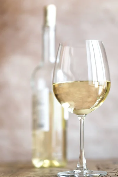 Glas Weißwein — Stockfoto