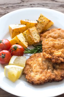 Garnitür ile schnitzel bölümünü