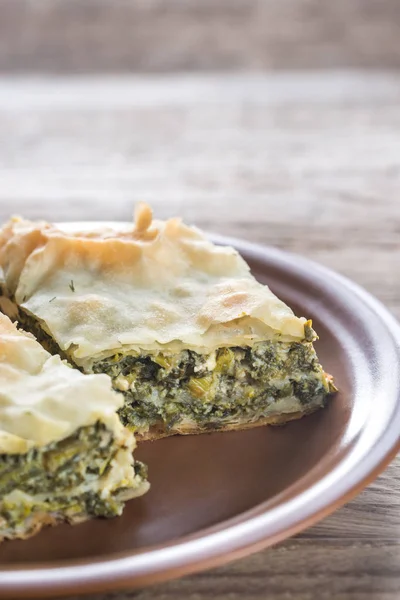 Spanakopita - grekisk spenatpaj — Stockfoto