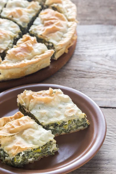 Spanakopita - grekisk spenatpaj — Stockfoto