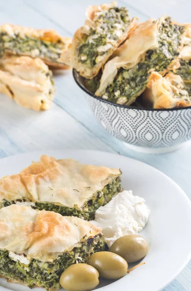 Del av Spanakopita - grekisk Spenatpaj — Stockfoto