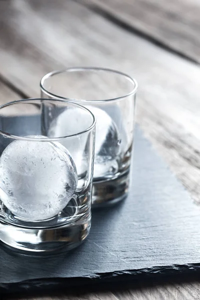 Vasos con esferas de hielo — Foto de Stock