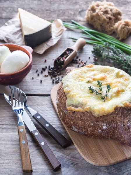 Pan relleno con queso — Foto de Stock